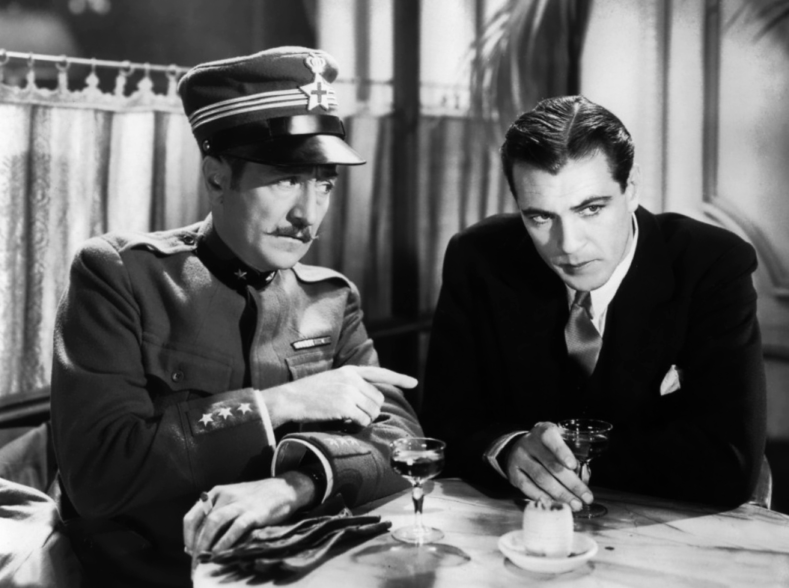 A Farewell to Arms (1932)